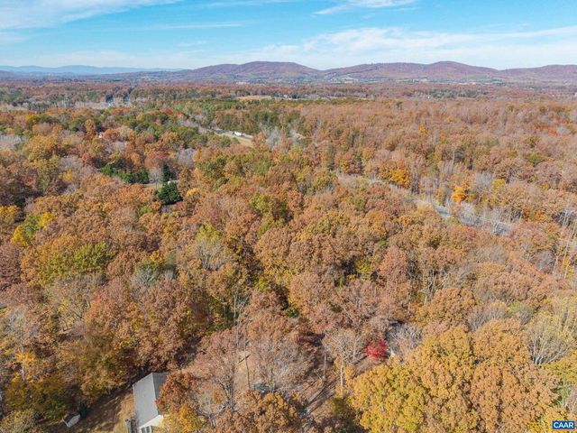 4802 MECHUNK RD, Keswick, VA 22947