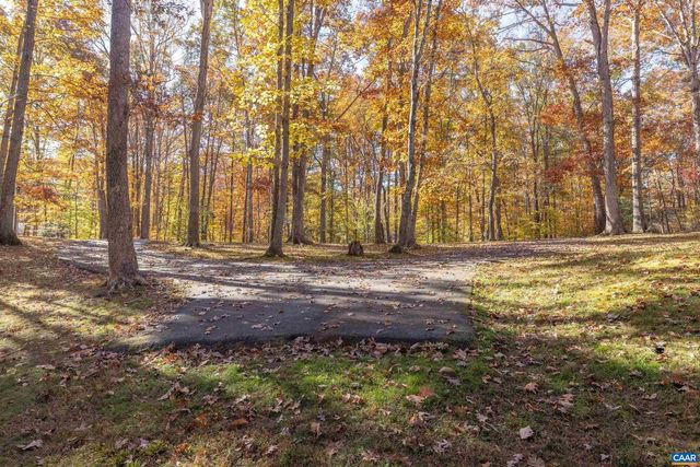 4802 MECHUNK RD, Keswick, VA 22947