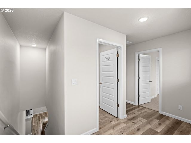 56 SHORE Dr, St Helens, OR 97051