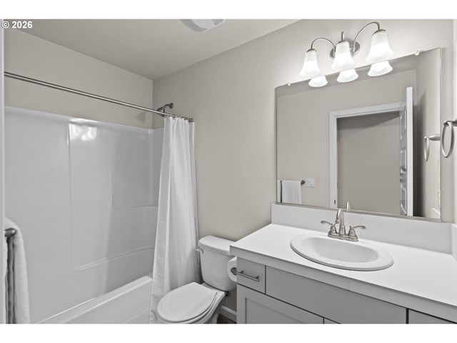 56 SHORE Dr, St Helens, OR 97051