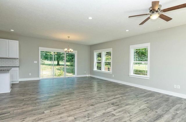 9 Aviara Oaks Parkway, Jackson, MI 49201