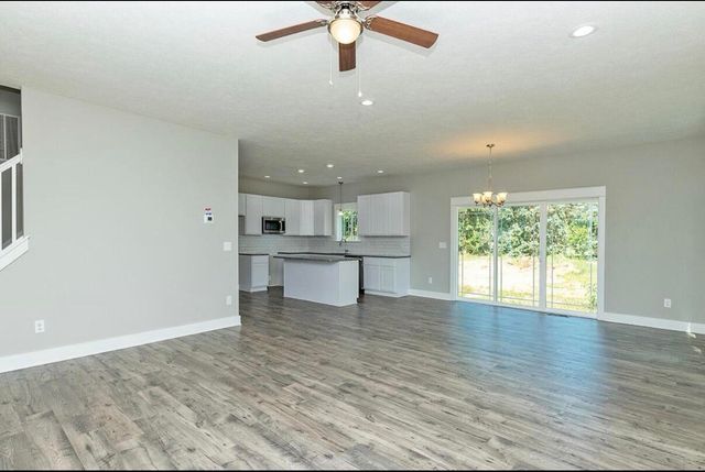 9 Aviara Oaks Parkway, Jackson, MI 49201