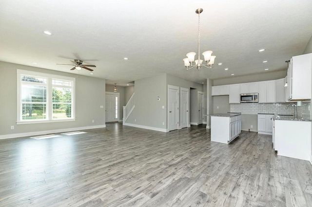 9 Aviara Oaks Parkway, Jackson, MI 49201