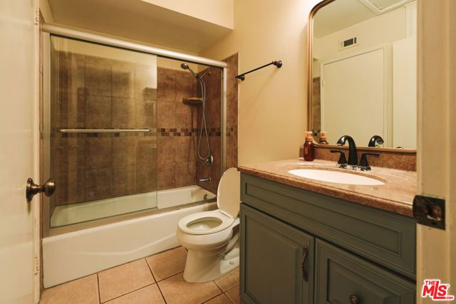25595 Pine Creek Lane, Wilmington (los Angeles), CA 90744