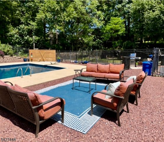 105 Orben Dr, Roxbury Twp., NJ 07850