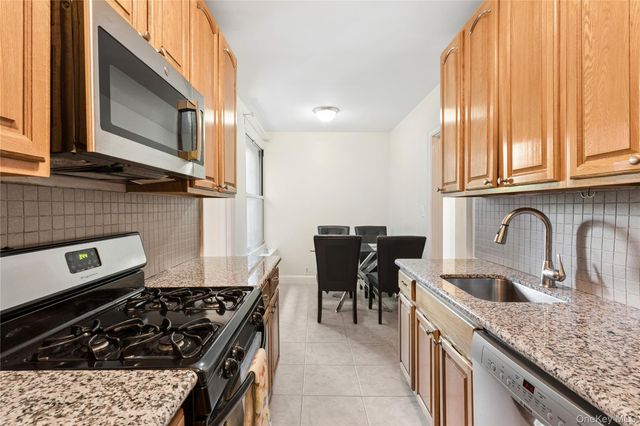 73-20 Austin Street 3O, Forest Hills, NY 11375