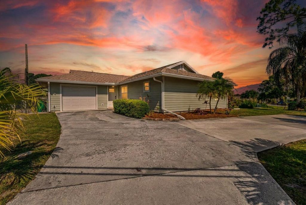 2411 SE Floresta Drive, Port St. Lucie, Port St Lucie, FL 34984