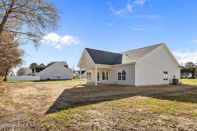 333 Mangrove Court, Ayden, NC 28513