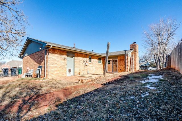 11208 Surrey Hills Boulevard, Yukon, OK 73099