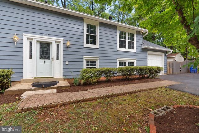 1412 BAYSHIRE LN, Herndon, VA 20170