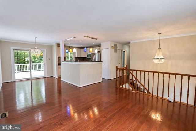 1412 BAYSHIRE LN, Herndon, VA 20170