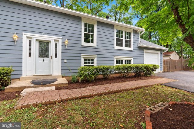 1412 BAYSHIRE LN, Herndon, VA 20170
