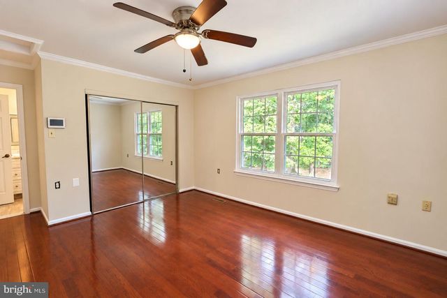 1412 BAYSHIRE LN, Herndon, VA 20170