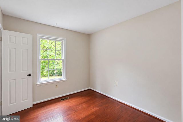 1412 BAYSHIRE LN, Herndon, VA 20170