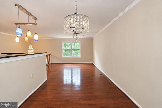1412 BAYSHIRE LN, Herndon, VA 20170