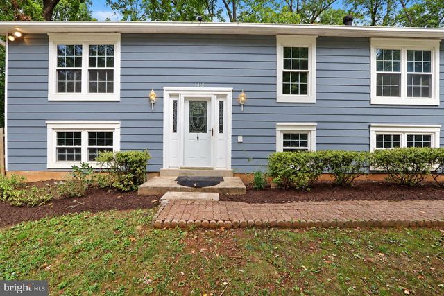 1412 BAYSHIRE LN, Herndon, VA 20170