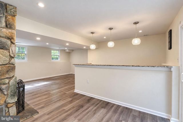 1412 BAYSHIRE LN, Herndon, VA 20170