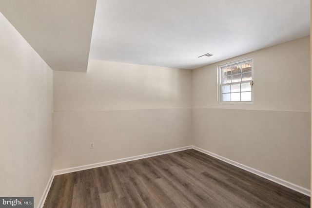 1412 BAYSHIRE LN, Herndon, VA 20170