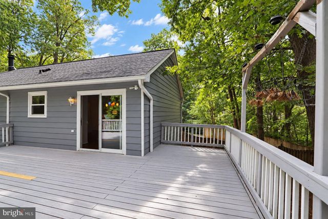 1412 BAYSHIRE LN, Herndon, VA 20170