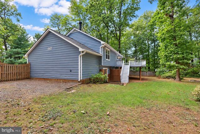 1412 BAYSHIRE LN, Herndon, VA 20170