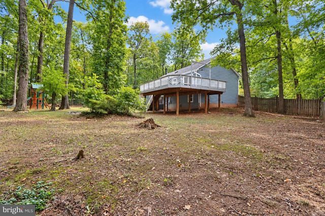 1412 BAYSHIRE LN, Herndon, VA 20170