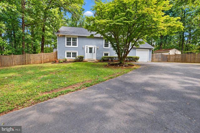 1412 BAYSHIRE LN, Herndon, VA 20170