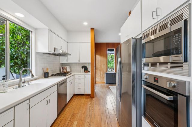 25845 Springhill Drive, Los Altos Hills, CA 94022