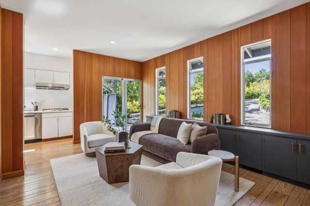 25845 Springhill Drive, Los Altos Hills, CA 94022