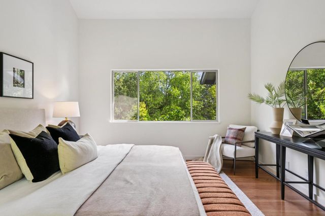 25845 Springhill Drive, Los Altos Hills, CA 94022