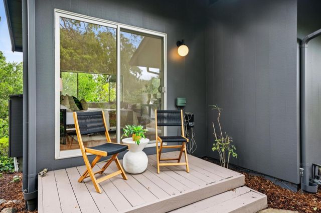 25845 Springhill Drive, Los Altos Hills, CA 94022