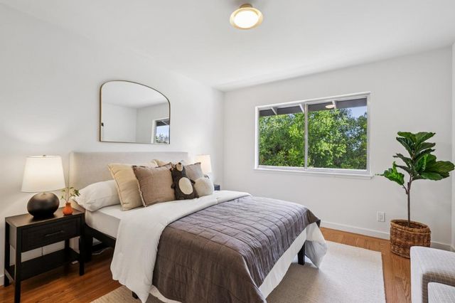 25845 Springhill Drive, Los Altos Hills, CA 94022