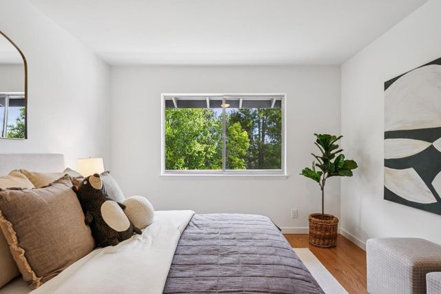 25845 Springhill Drive, Los Altos Hills, CA 94022