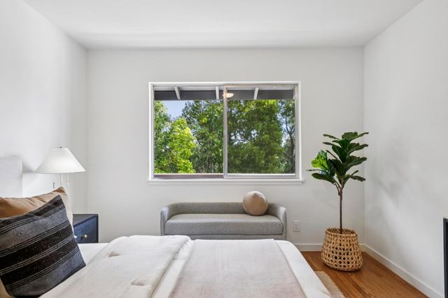 25845 Springhill Drive, Los Altos Hills, CA 94022