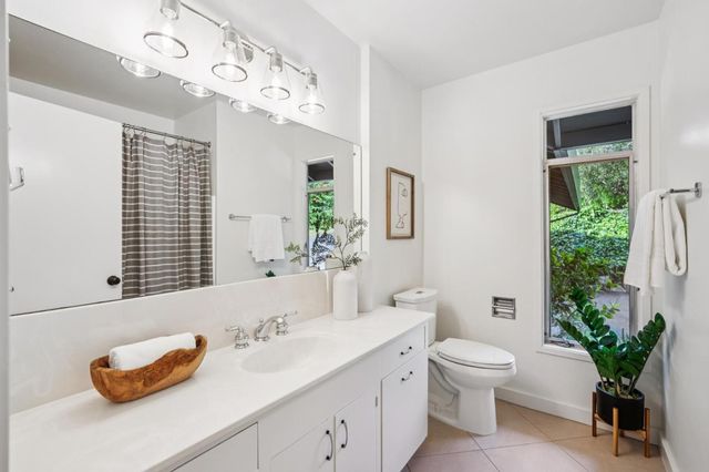 25845 Springhill Drive, Los Altos Hills, CA 94022