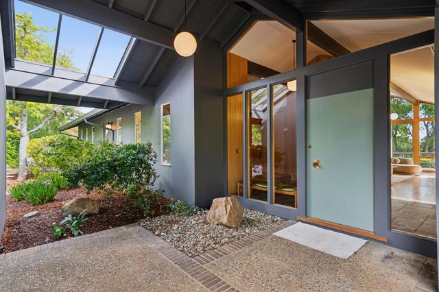 25845 Springhill Drive, Los Altos Hills, CA 94022