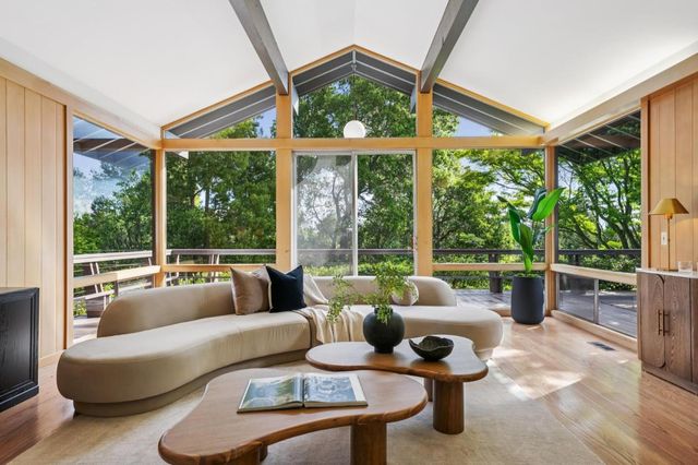 25845 Springhill Drive, Los Altos Hills, CA 94022