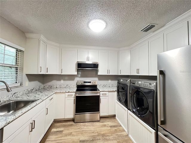 9315 PINE LANE, Ocala, FL 34472