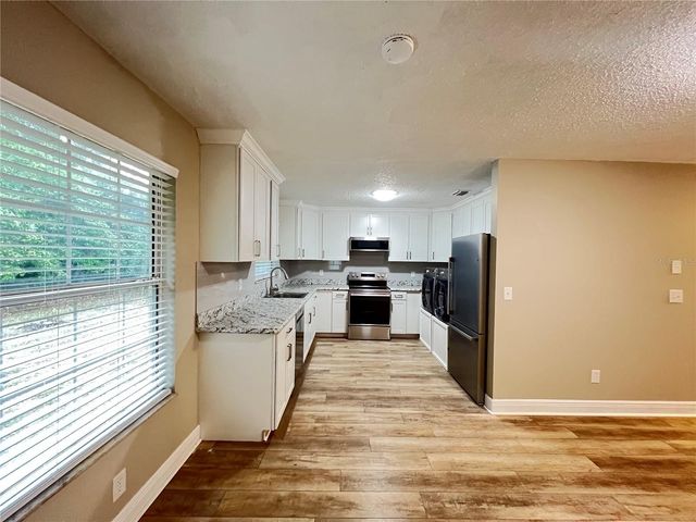 9315 PINE LANE, Ocala, FL 34472