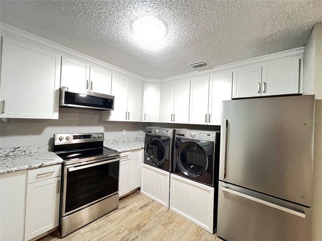 9315 PINE LANE, Ocala, FL 34472