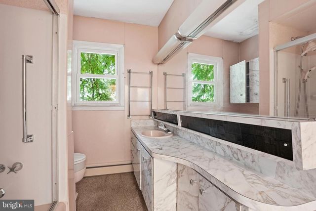 4 FLOWER HILL LN, Pennington, NJ 08534