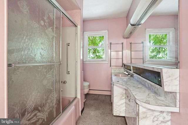 4 FLOWER HILL LN, Pennington, NJ 08534
