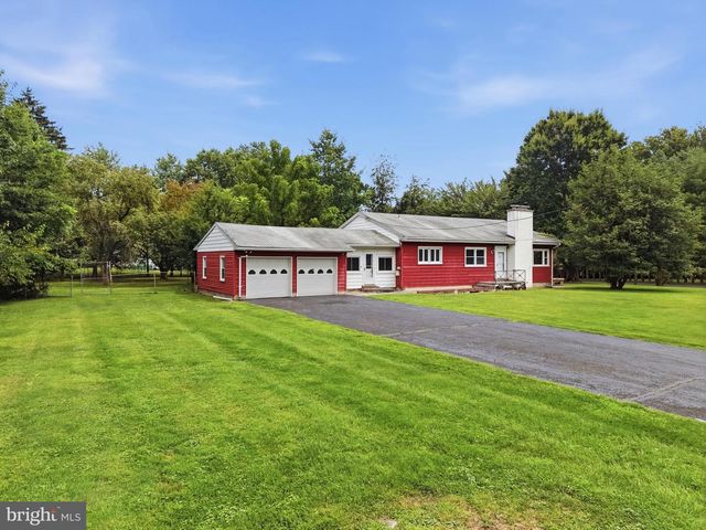 4 FLOWER HILL LN, Pennington, NJ 08534