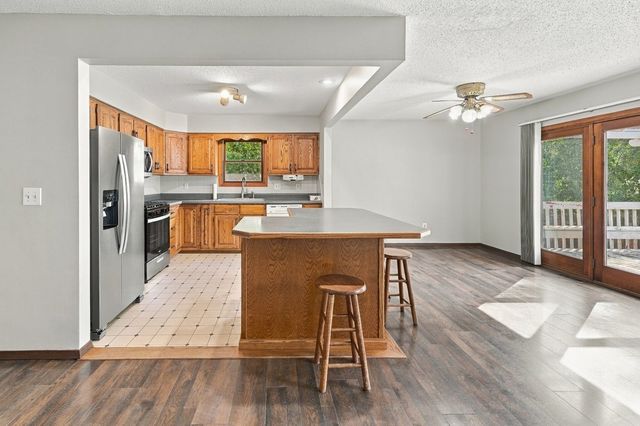 3330 Fairview Drive, Bettendorf, IA 52722