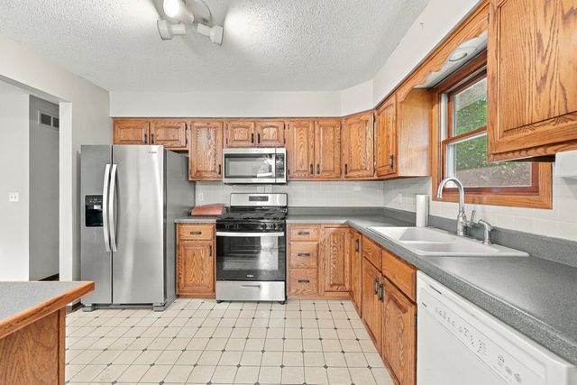 3330 Fairview Drive, Bettendorf, IA 52722