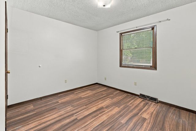 3330 Fairview Drive, Bettendorf, IA 52722