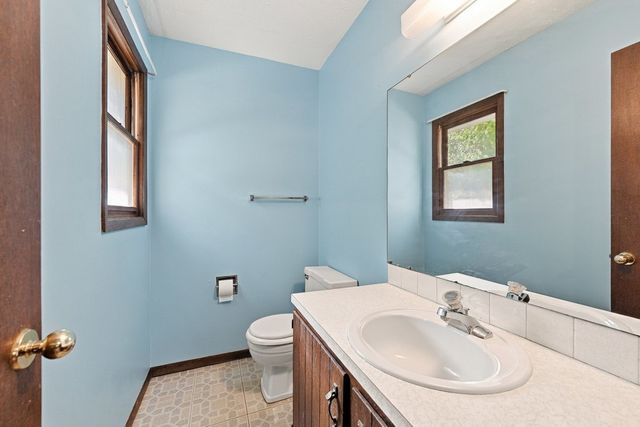 3330 Fairview Drive, Bettendorf, IA 52722