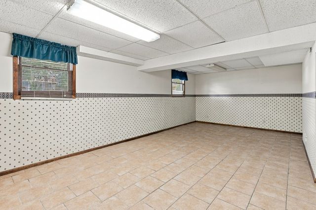 3330 Fairview Drive, Bettendorf, IA 52722