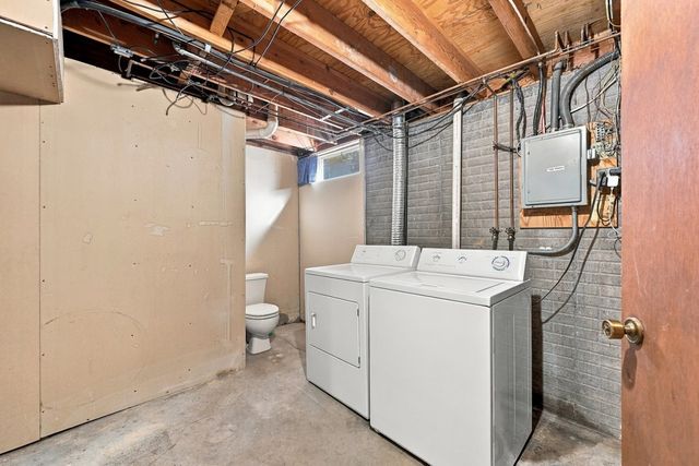 3330 Fairview Drive, Bettendorf, IA 52722