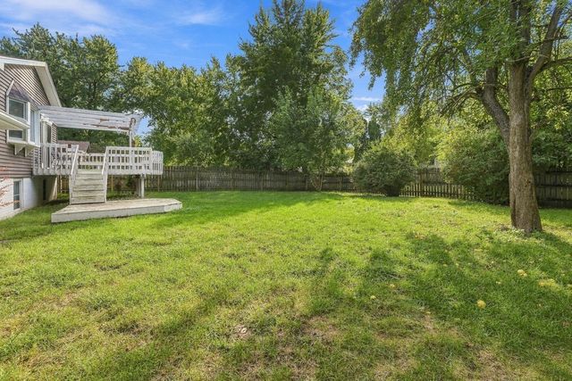 3330 Fairview Drive, Bettendorf, IA 52722