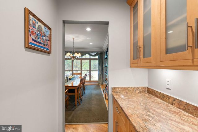 7016 WINTERBERRY LN, Bethesda, MD 20817